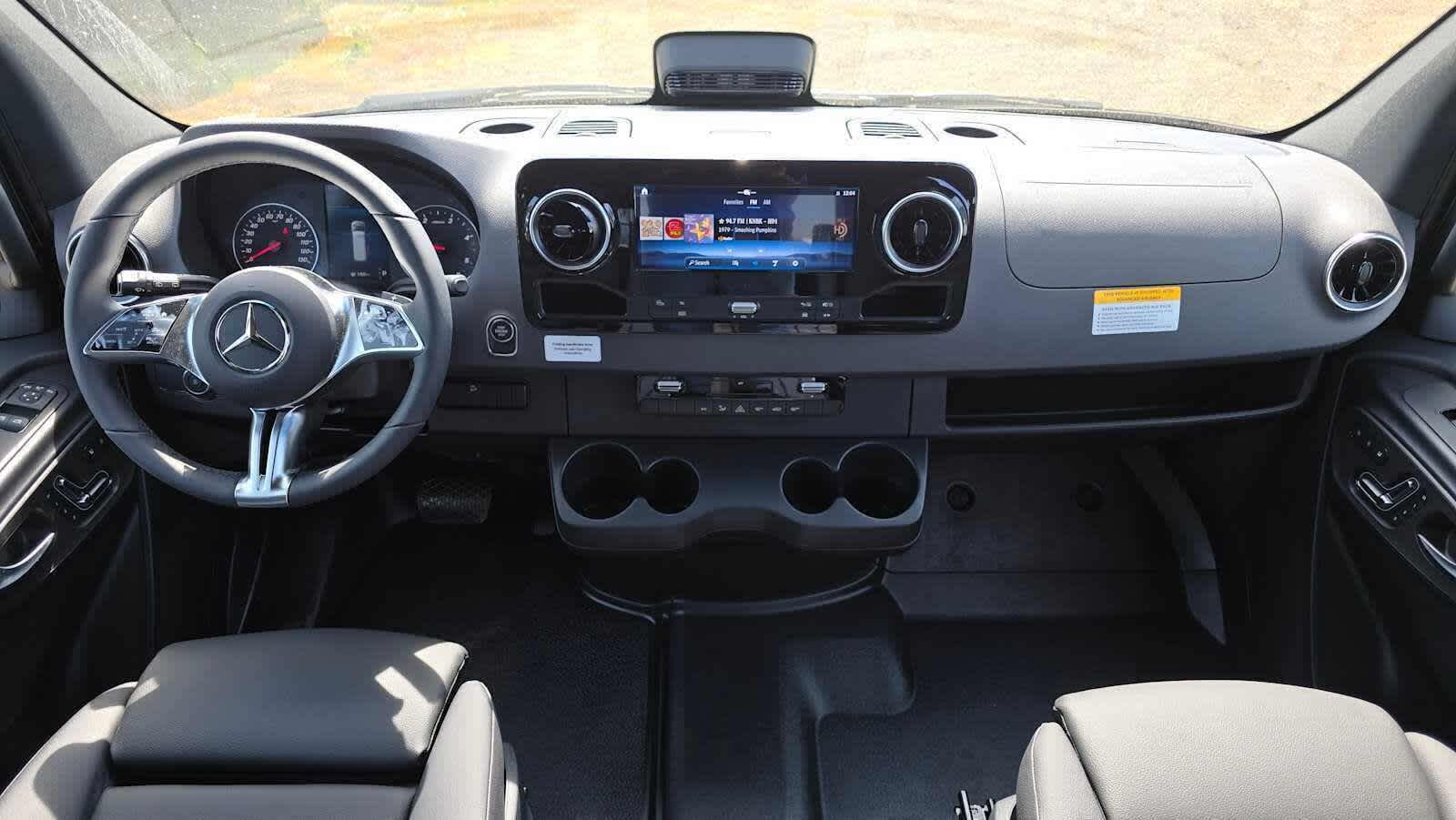 2026 Mercedes-Benz Sprinter 2500 Standard Roof I4 Diesel HO 144 AWD