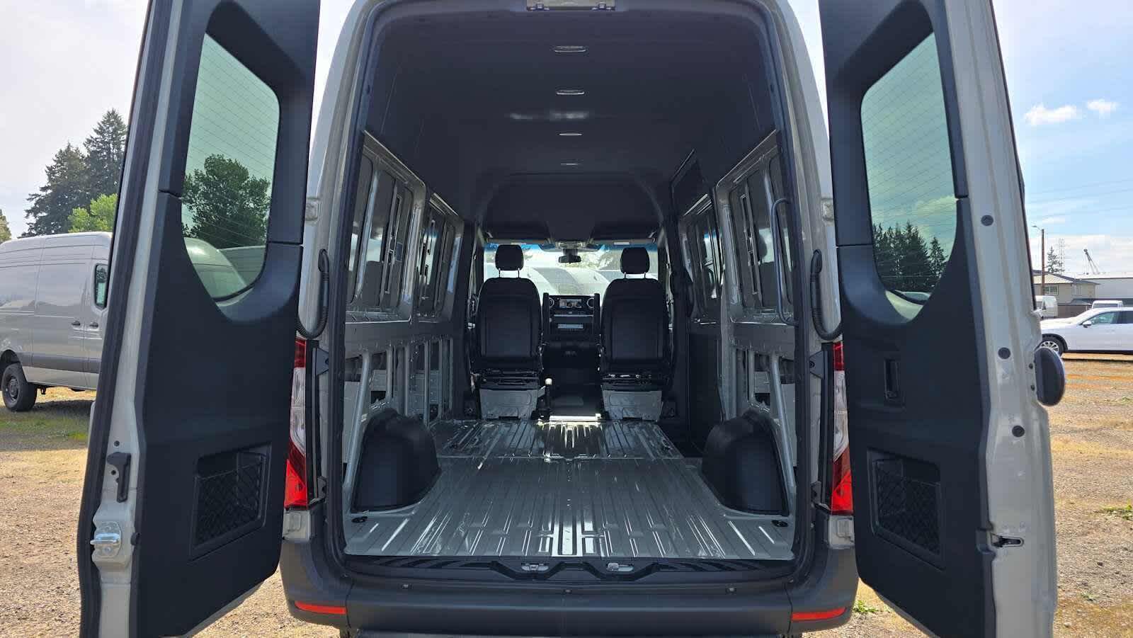 2026 Mercedes-Benz Sprinter 2500 Standard Roof I4 Diesel HO 144 AWD