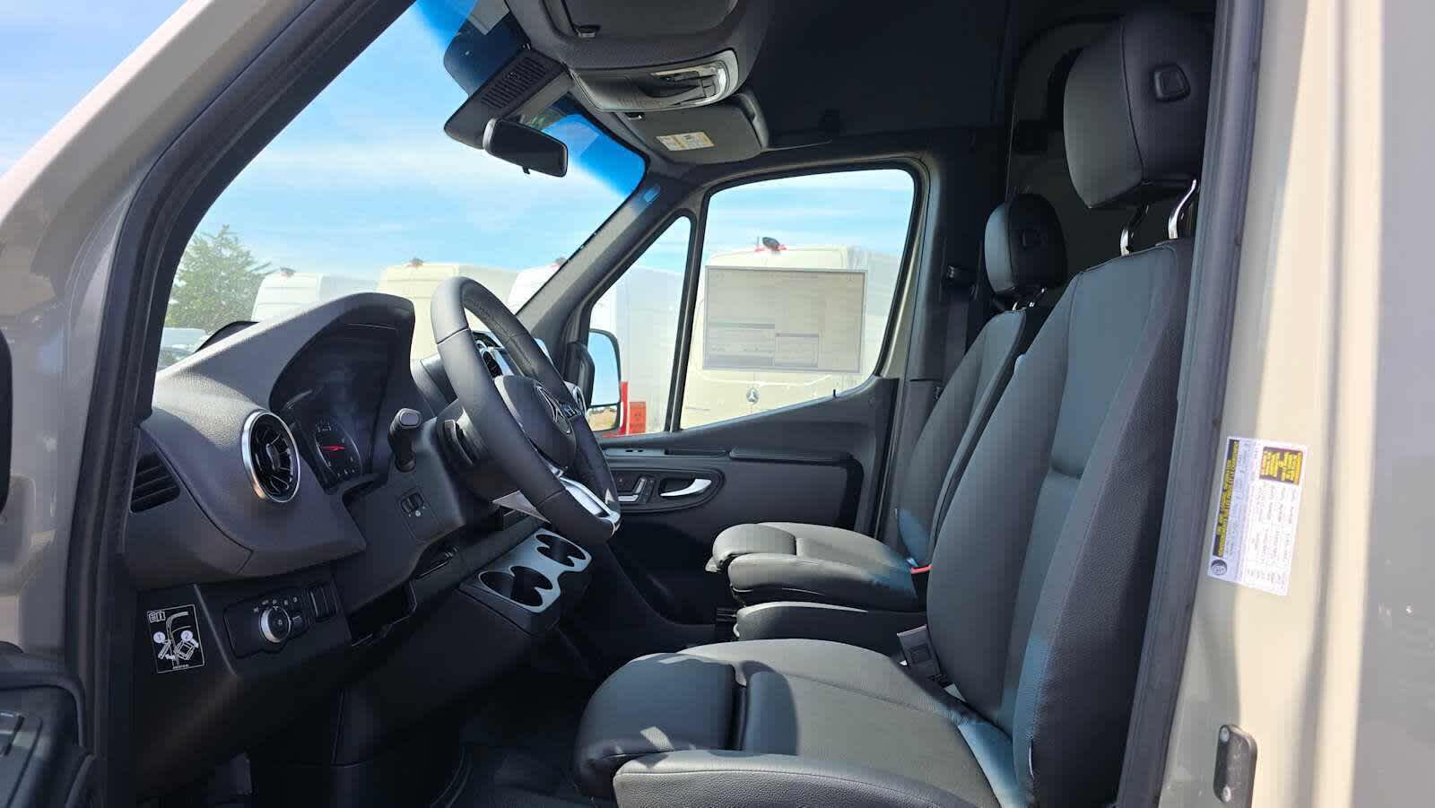 2026 Mercedes-Benz Sprinter 2500 Standard Roof I4 Diesel HO 144 AWD