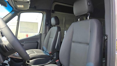 2026 Mercedes-Benz Sprinter 2500 Standard Roof I4 Diesel HO 144 AWD