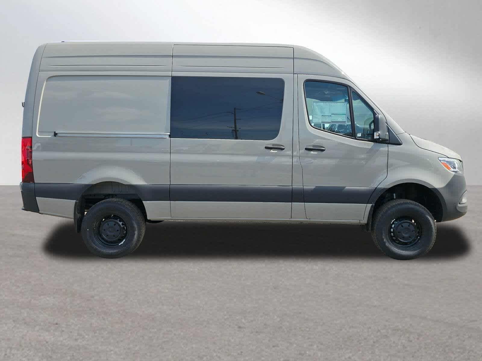 2026 Mercedes-Benz Sprinter 2500 Standard Roof I4 Diesel HO 144 AWD