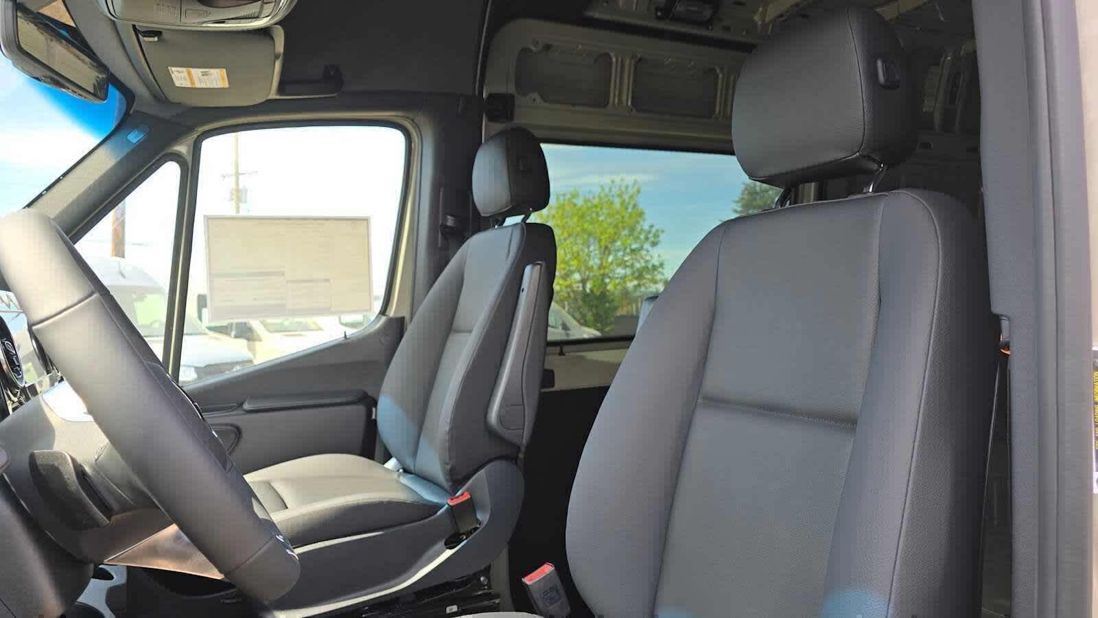 2026 Mercedes-Benz Sprinter 2500 Standard Roof I4 Diesel HO 144 AWD