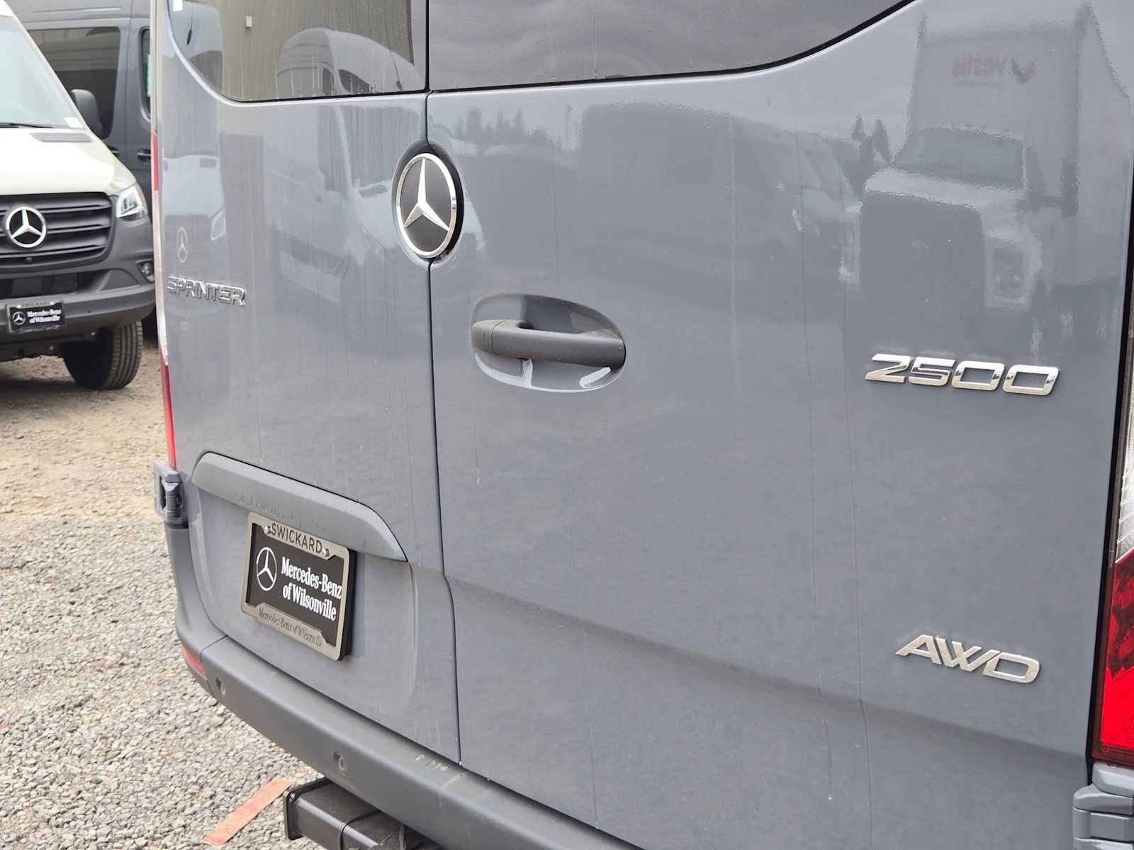 2026 Mercedes-Benz Sprinter Crew 2500 Standard Roof I4 Diesel HO 144 AWD