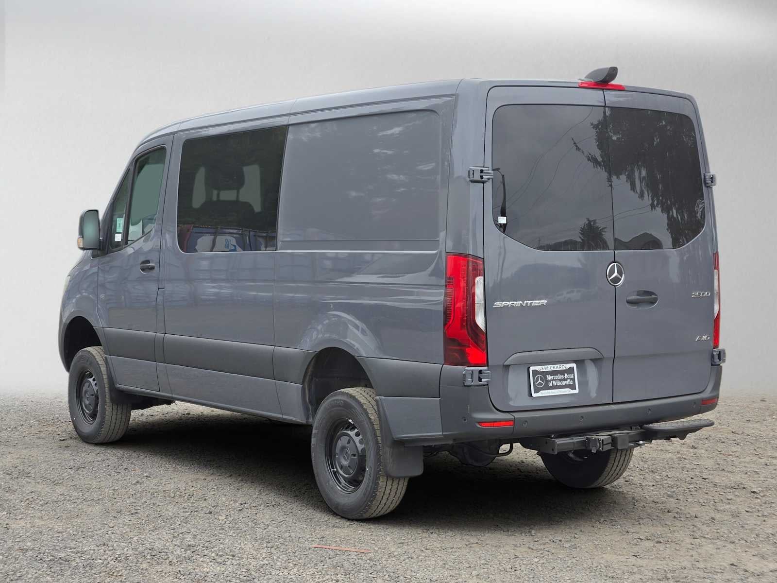 2026 Mercedes-Benz Sprinter Crew 2500 Standard Roof I4 Diesel HO 144 AWD