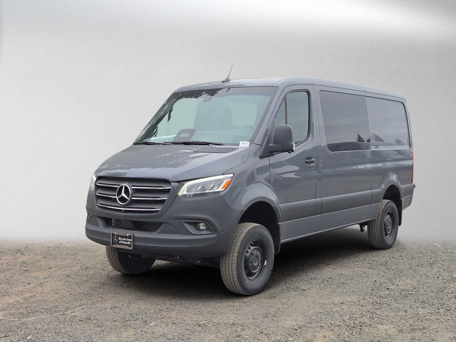 2026 Mercedes-Benz Sprinter Crew 2500 Standard Roof I4 Diesel HO 144 AWD
