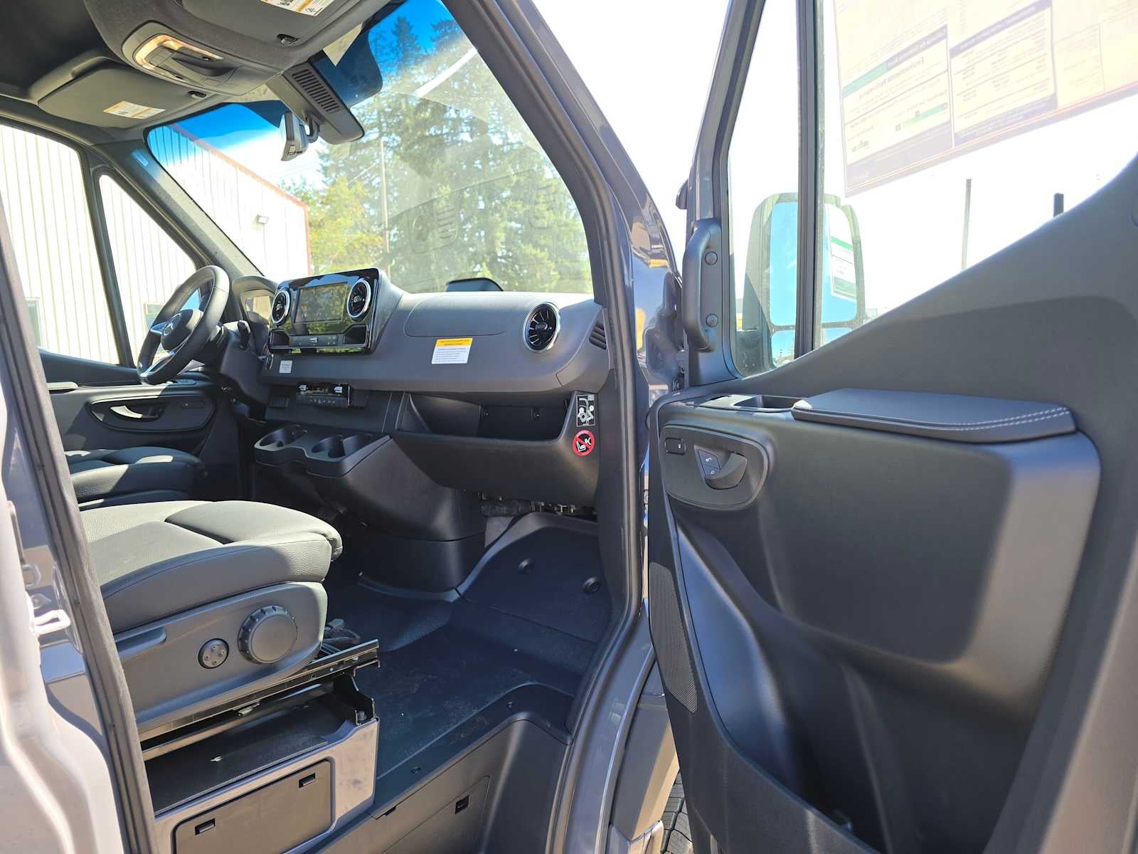 2026 Mercedes-Benz Sprinter Cargo 2500 Standard Roof I4 Diesel HO 144 AWD