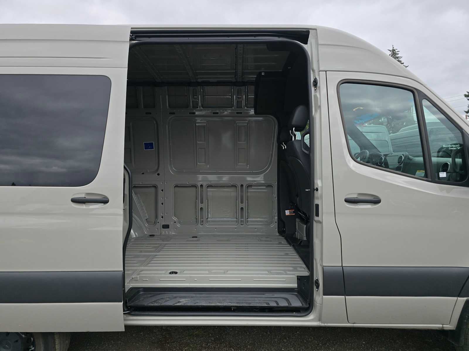 2026 Mercedes-Benz Sprinter 2500 Standard Roof I4 Diesel HO 144 AWD