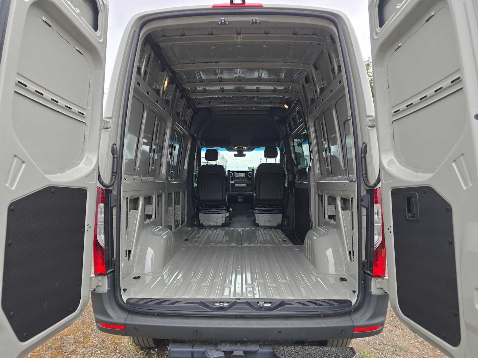 2026 Mercedes-Benz Sprinter 2500 Standard Roof I4 Diesel HO 144 AWD