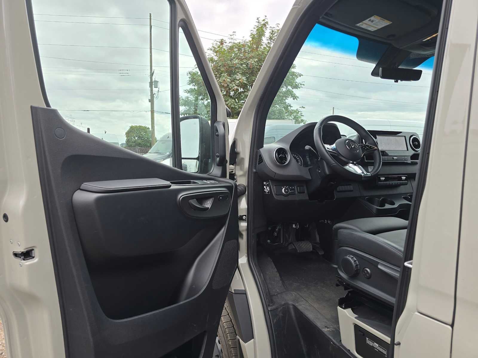 2026 Mercedes-Benz Sprinter 2500 Standard Roof I4 Diesel HO 144 AWD