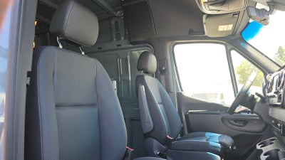 2026 Mercedes-Benz Sprinter 2500 Standard Roof I4 Diesel HO 144 AWD