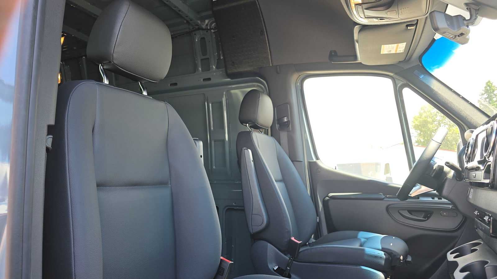 2026 Mercedes-Benz Sprinter 2500 Standard Roof I4 Diesel HO 144 AWD