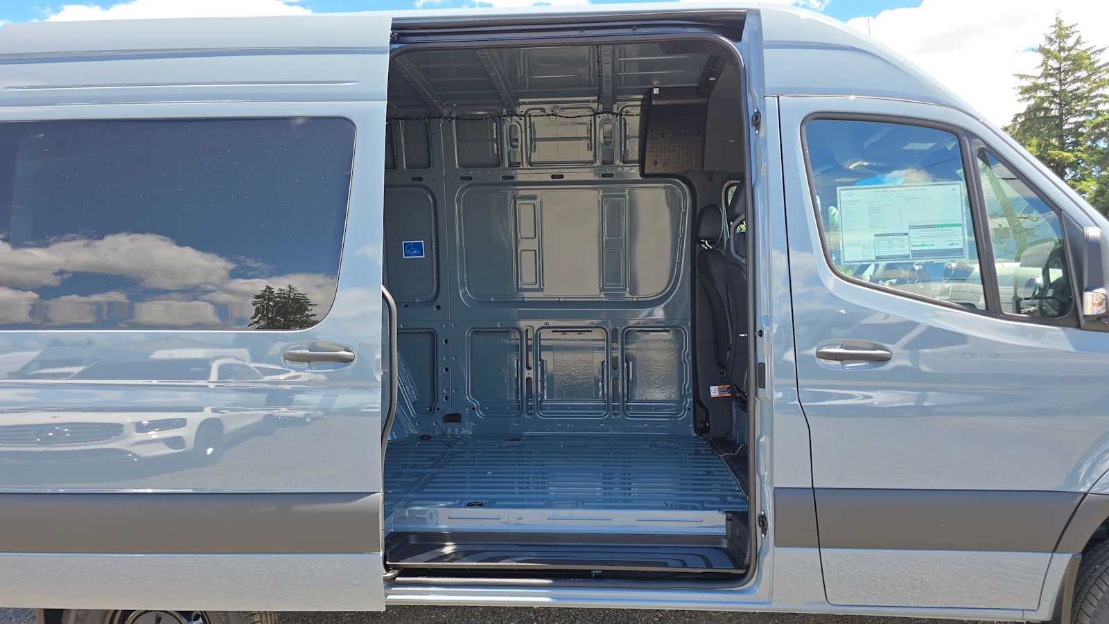 2026 Mercedes-Benz Sprinter 2500 Standard Roof I4 Diesel HO 144 AWD