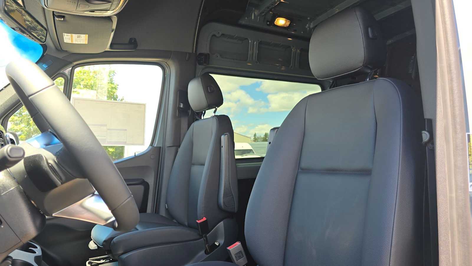 2026 Mercedes-Benz Sprinter 2500 Standard Roof I4 Diesel HO 144 AWD