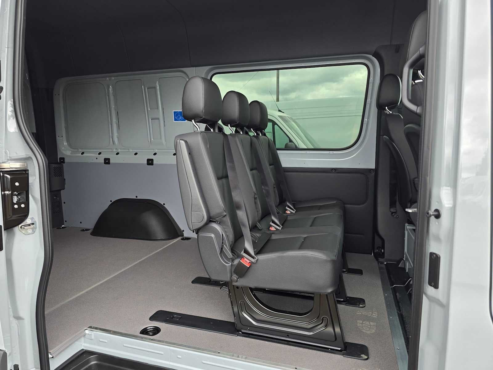 2026 Mercedes-Benz Sprinter 2500 Standard Roof I4 Diesel HO 144 AWD