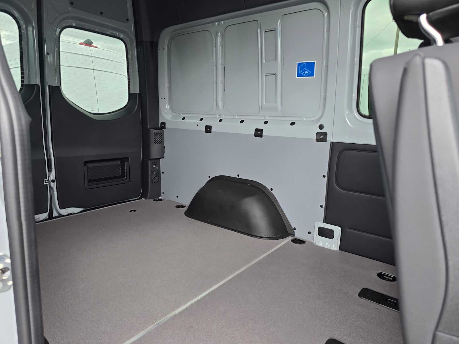 2026 Mercedes-Benz Sprinter 2500 Standard Roof I4 Diesel HO 144 AWD