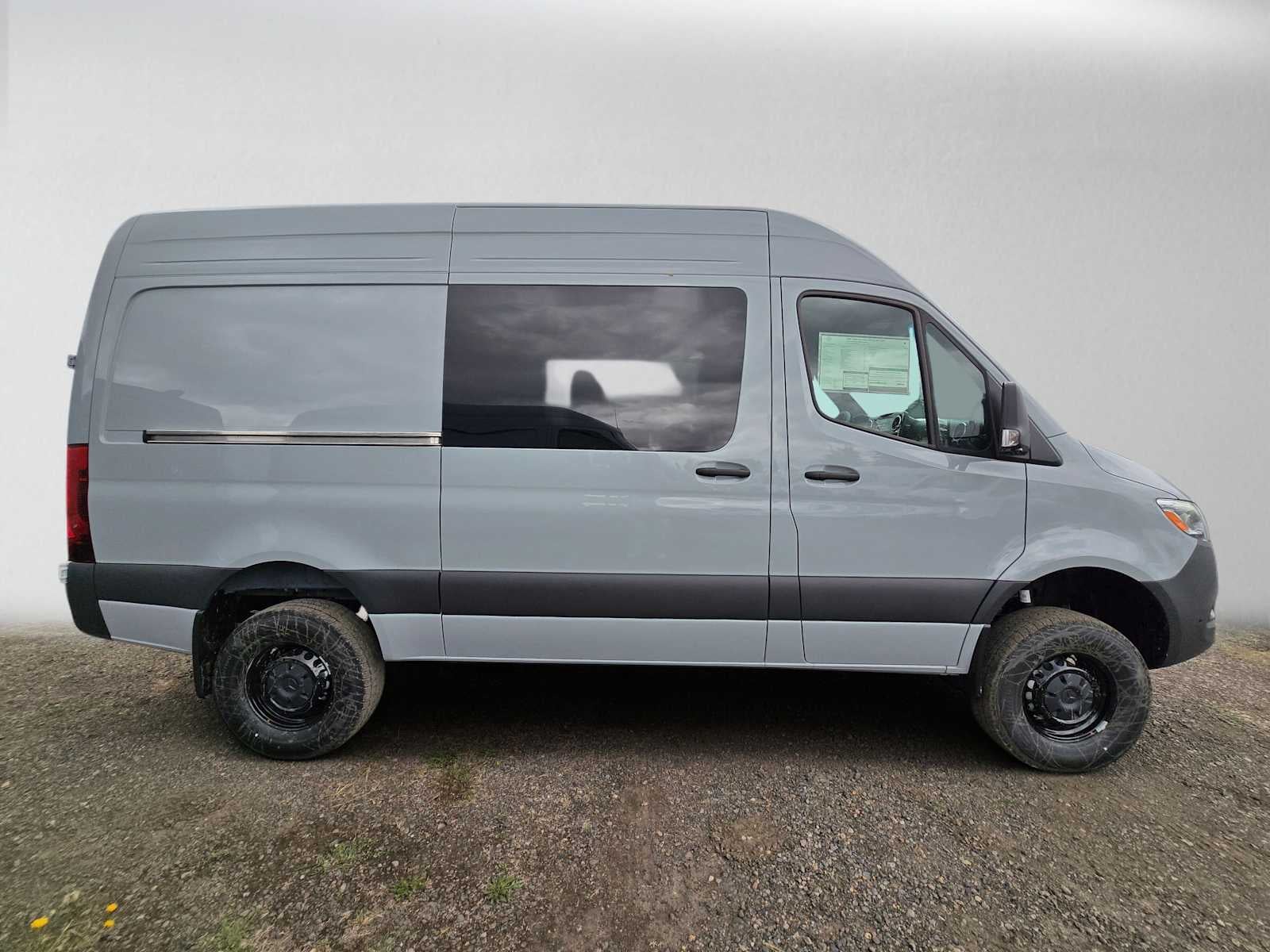 2026 Mercedes-Benz Sprinter 2500 Standard Roof I4 Diesel HO 144 AWD