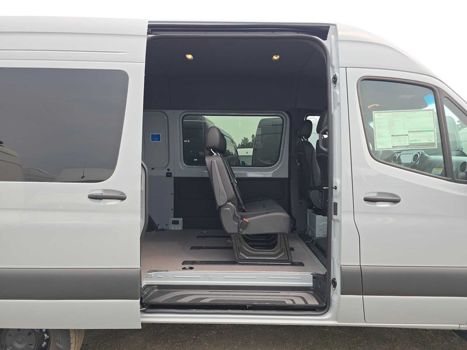 2026 Mercedes-Benz Sprinter Crew 2500 Standard Roof I4 Diesel HO 144 AWD