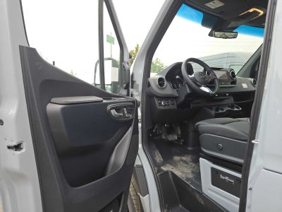 2026 Mercedes-Benz Sprinter Crew 2500 Standard Roof I4 Diesel HO 144 AWD