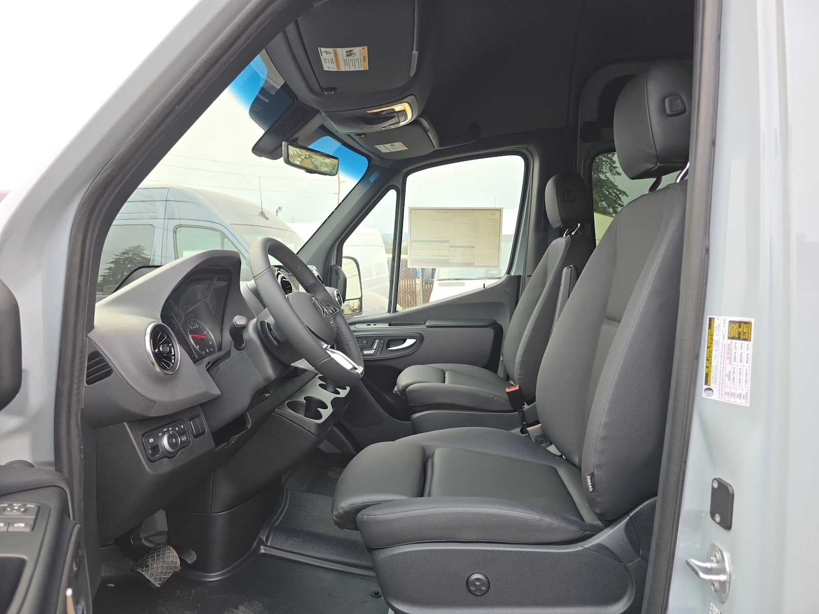 2026 Mercedes-Benz Sprinter Crew 2500 Standard Roof I4 Diesel HO 144 AWD
