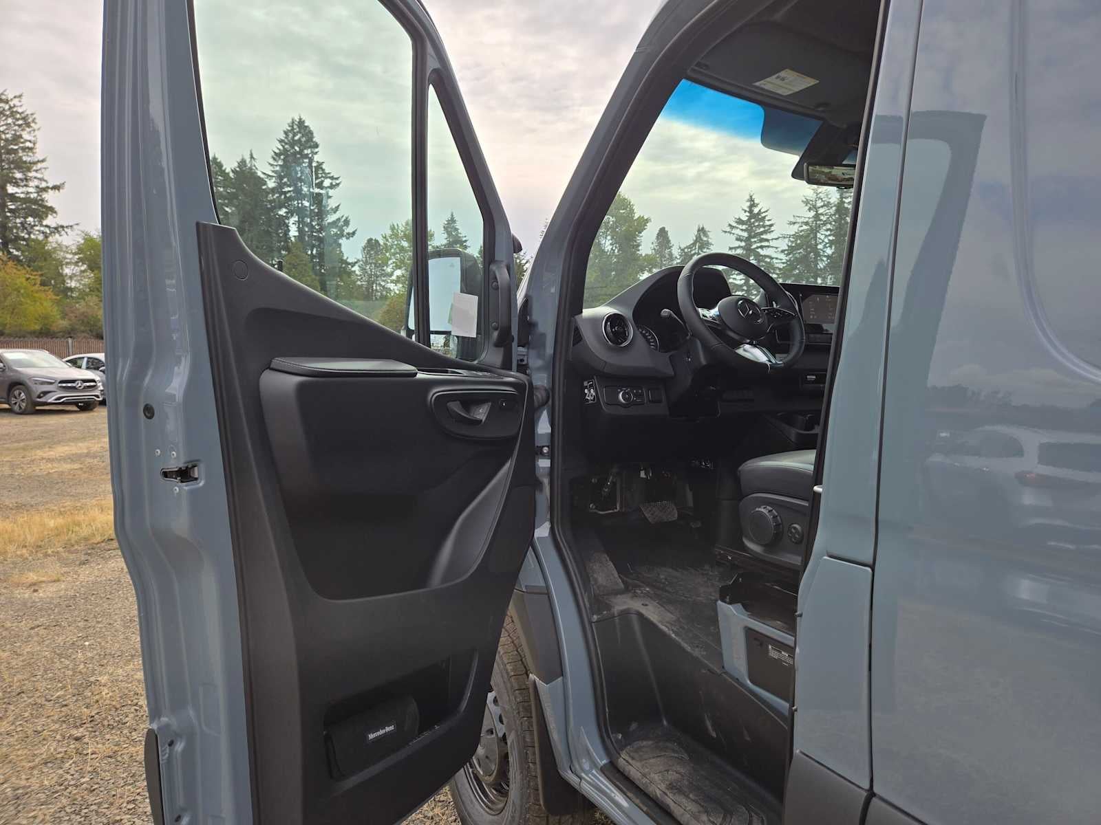 2026 Mercedes-Benz Sprinter Cargo 2500 Standard Roof I4 Diesel HO 144 AWD