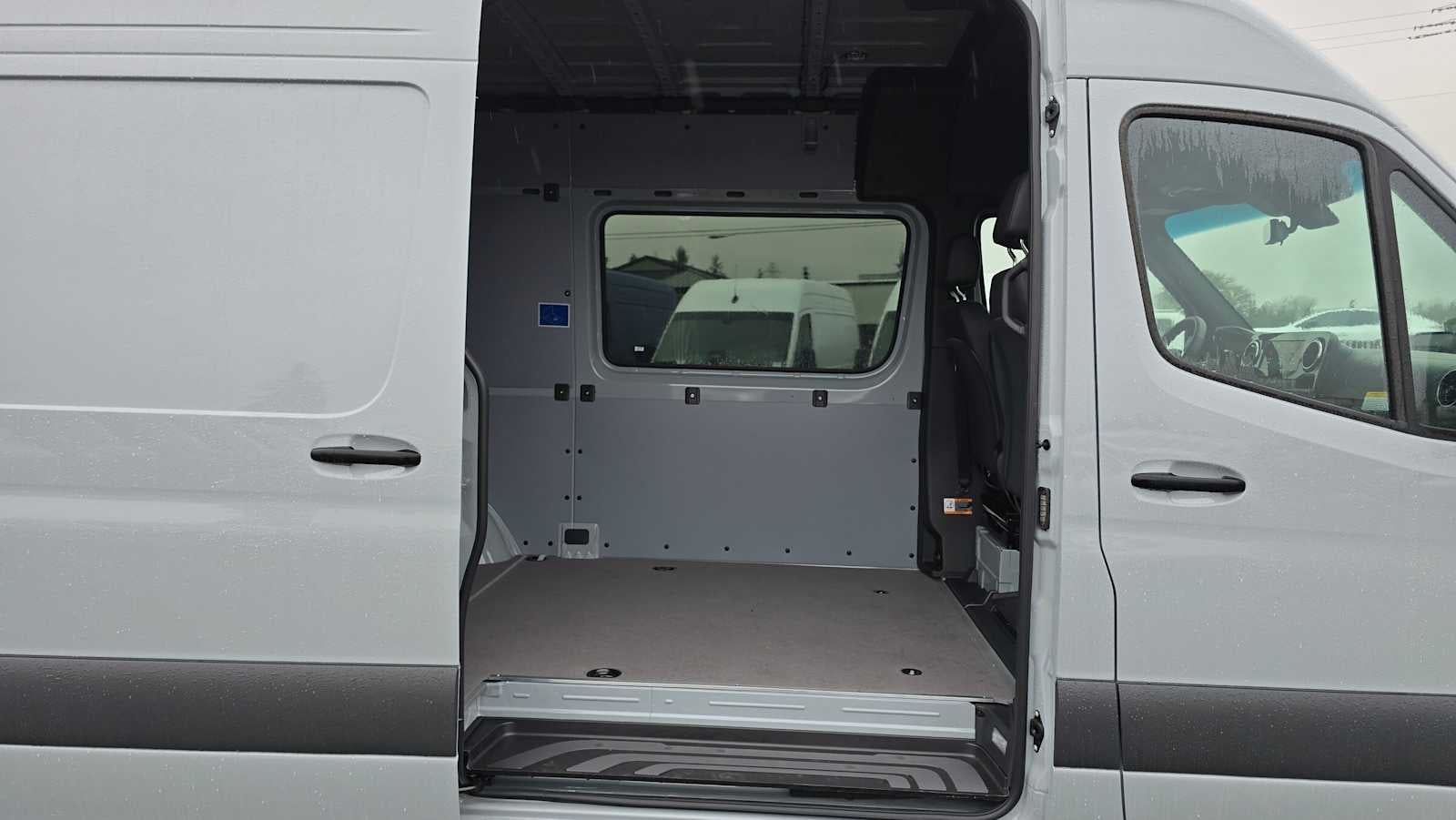 2025 Mercedes-Benz Sprinter 2500 Standard Roof I4 Diesel HO 144" AWD