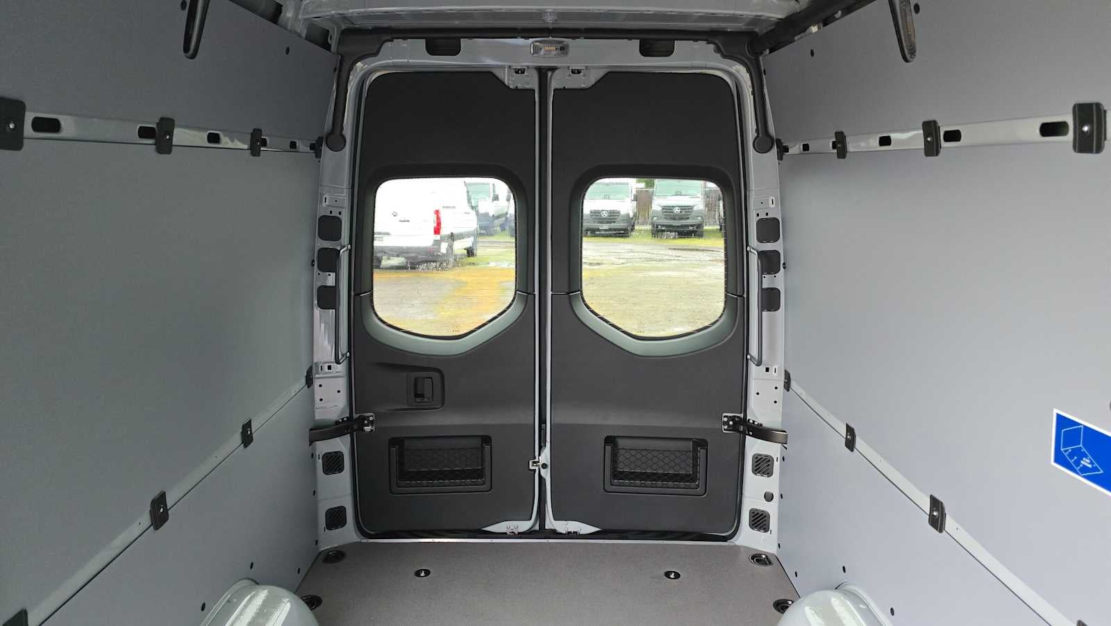 2025 Mercedes-Benz Sprinter 2500 Standard Roof I4 Diesel HO 144" AWD