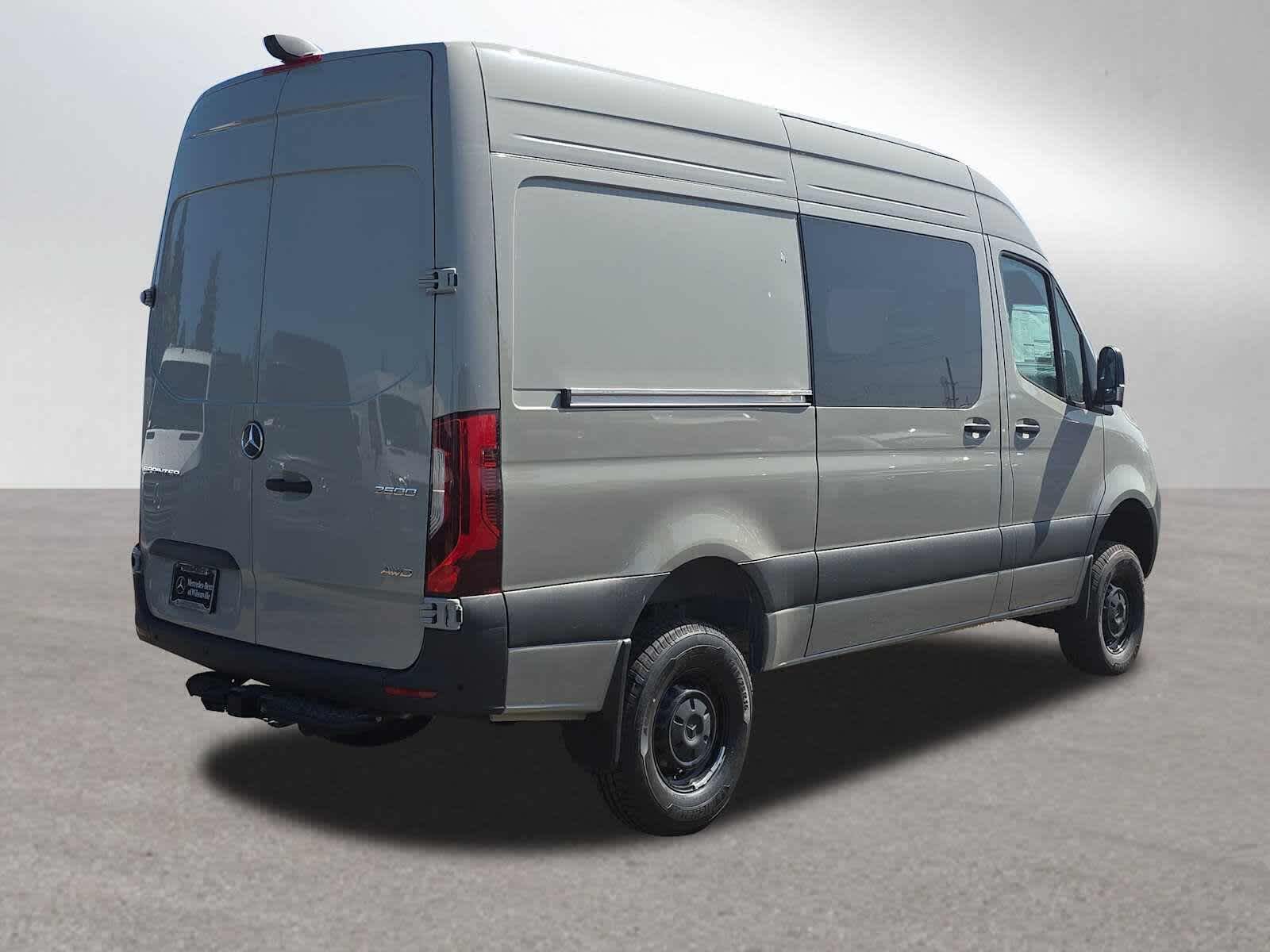 2026 Mercedes-Benz Sprinter 2500 Standard Roof I4 Diesel HO 144 AWD