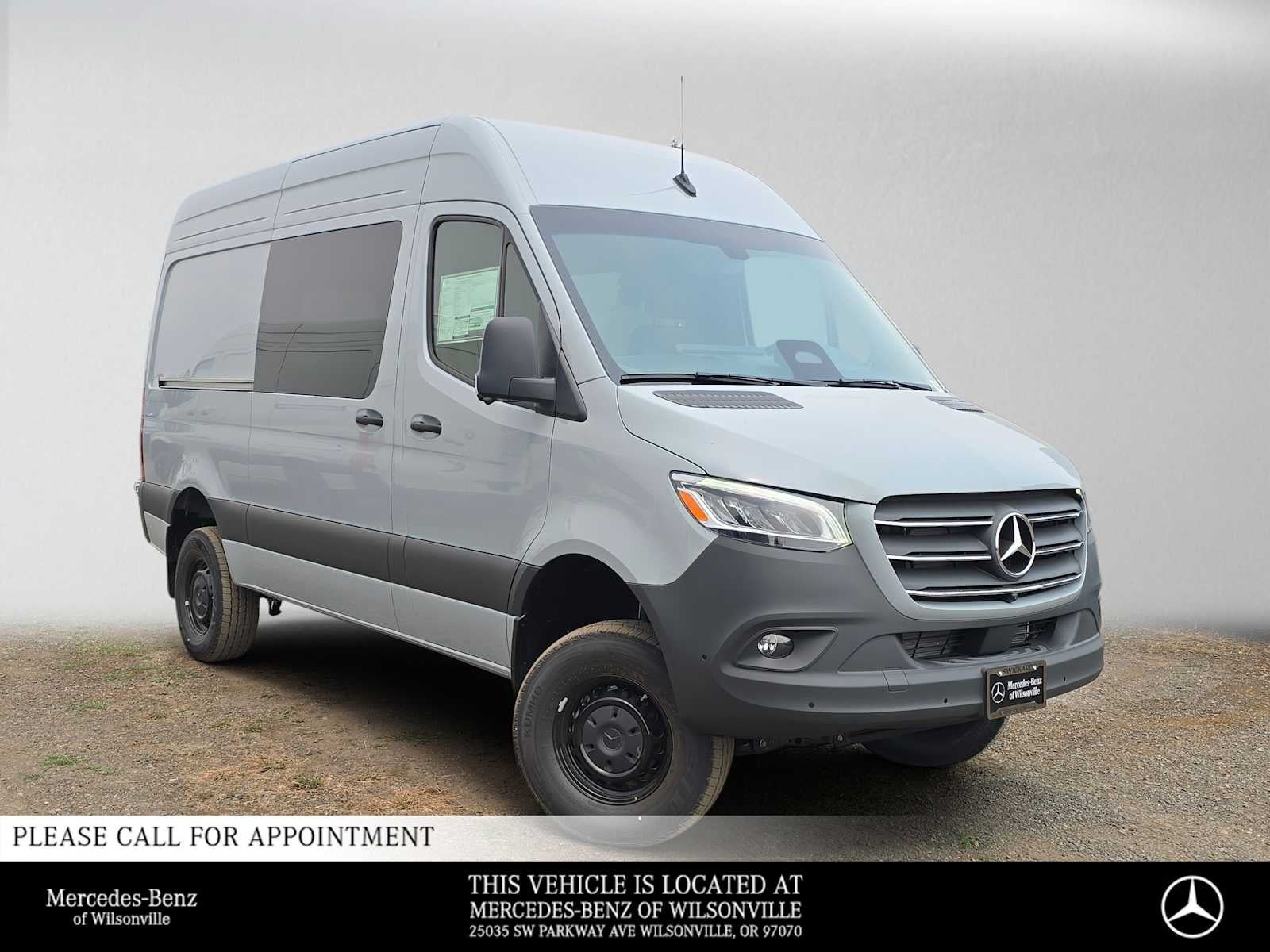 2026 Mercedes-Benz Sprinter Crew 2500 Standard Roof I4 Diesel HO 144 AWD