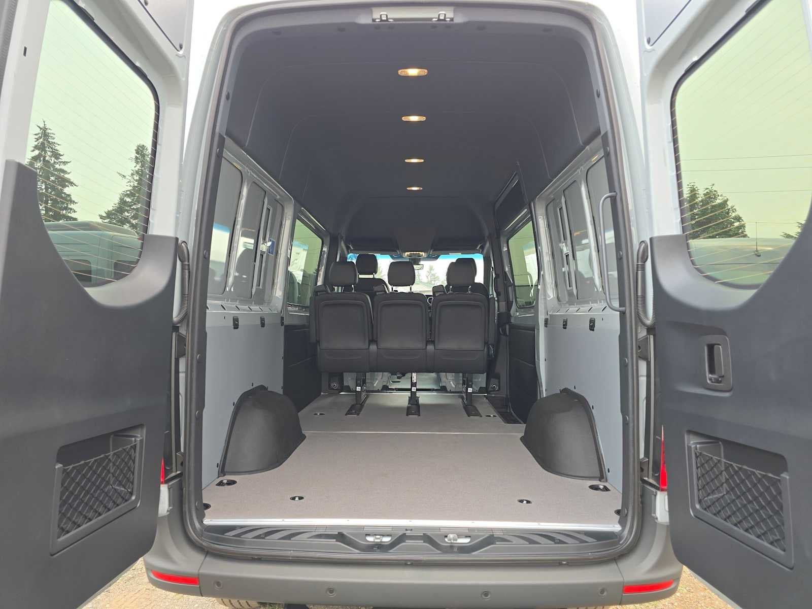 2026 Mercedes-Benz Sprinter Crew 2500 Standard Roof I4 Diesel HO 144 AWD