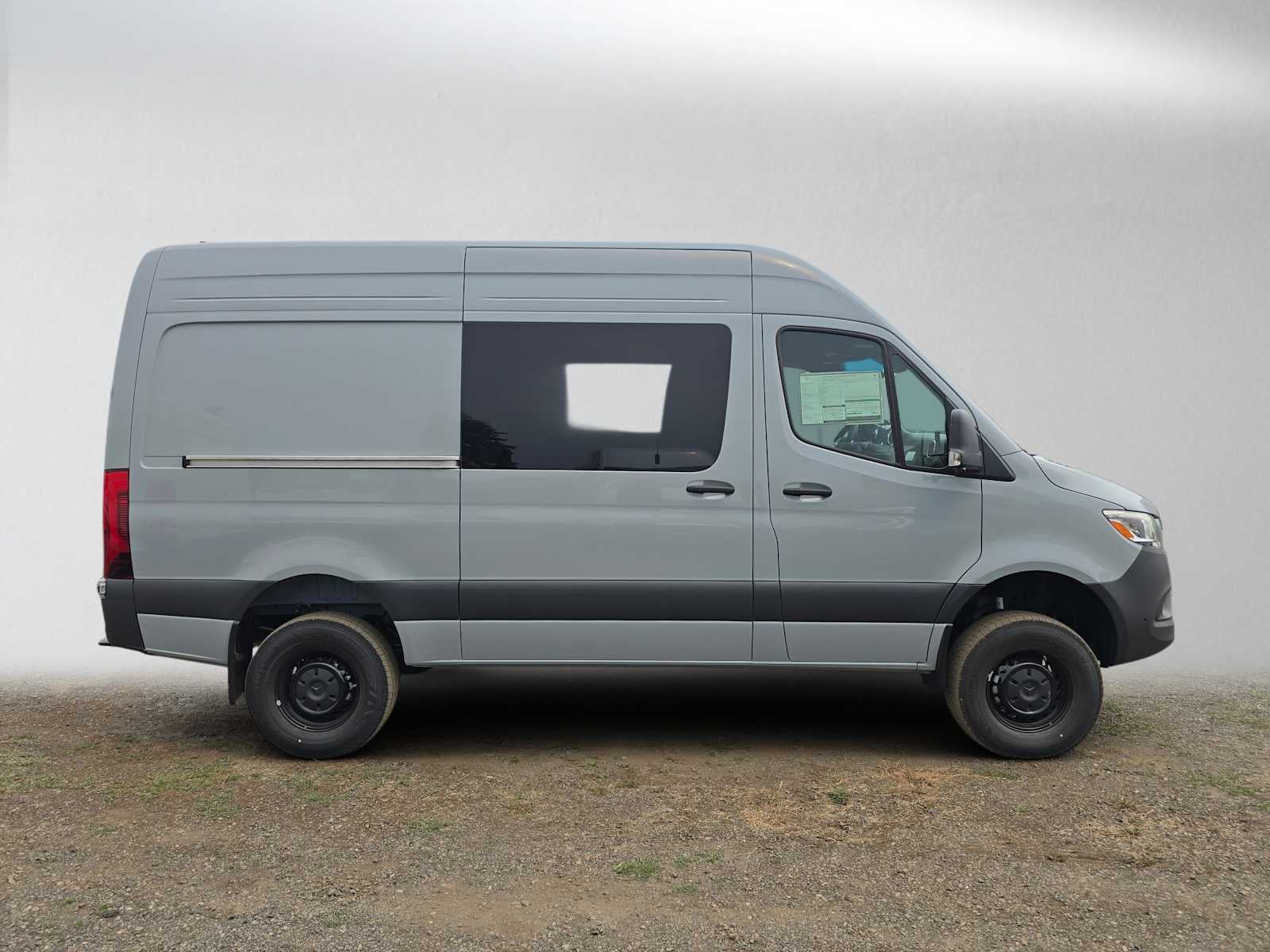2026 Mercedes-Benz Sprinter Crew 2500 Standard Roof I4 Diesel HO 144 AWD