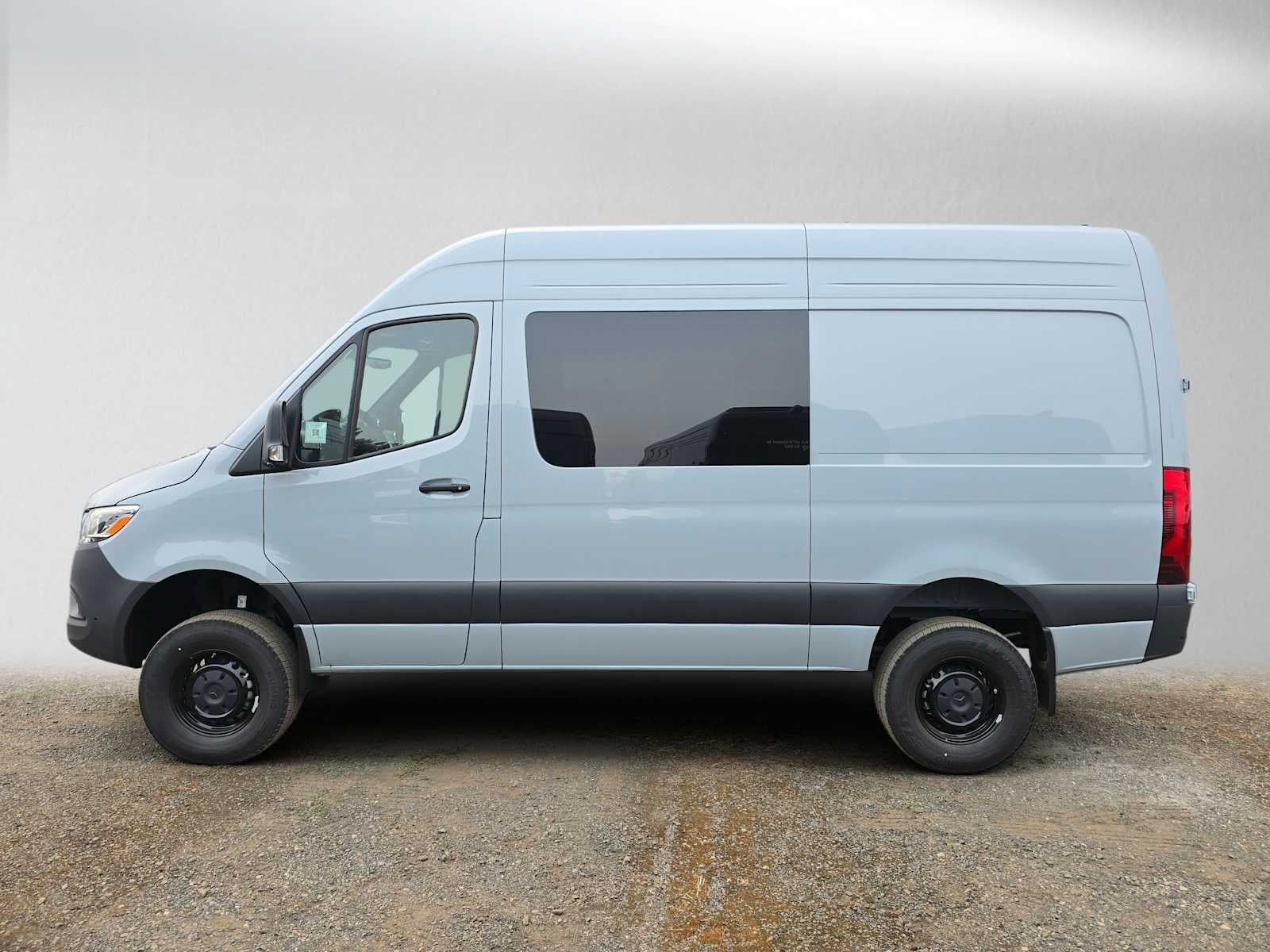 2026 Mercedes-Benz Sprinter Crew 2500 Standard Roof I4 Diesel HO 144 AWD