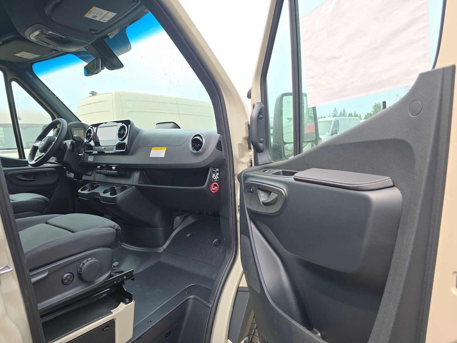 2026 Mercedes-Benz Sprinter Cargo 2500 Standard Roof I4 Diesel HO 144 AWD