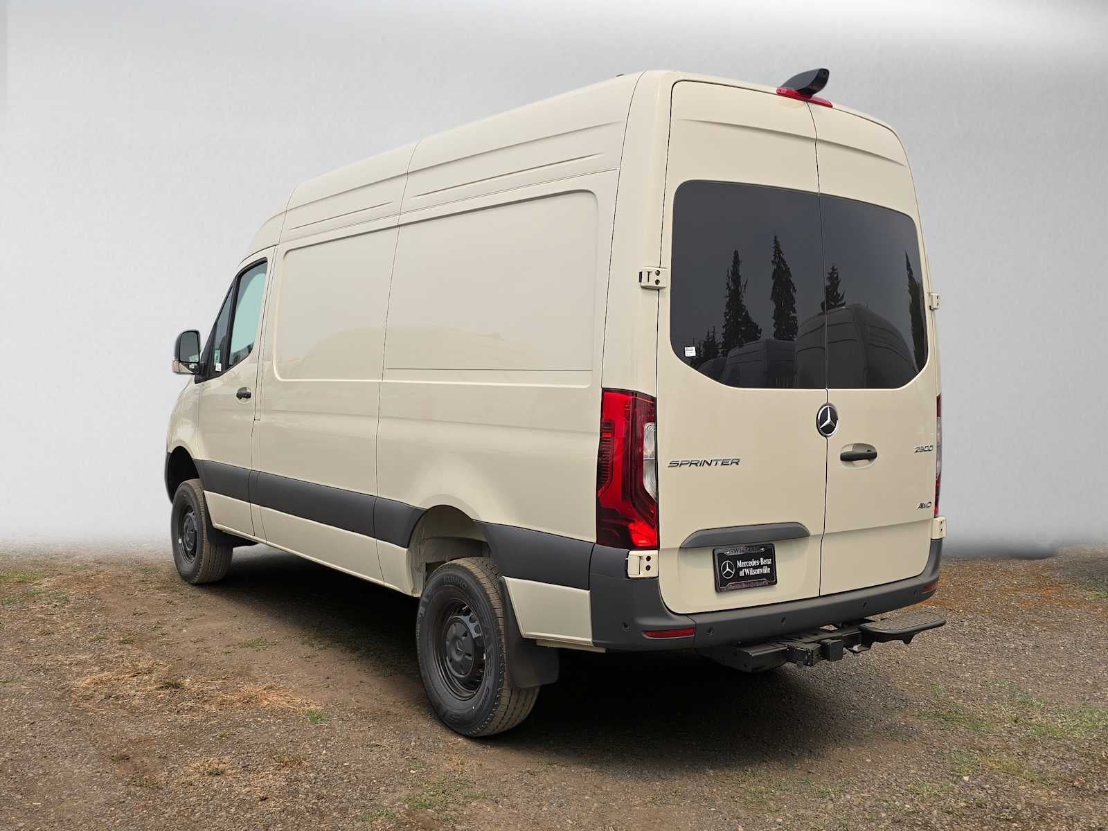 2026 Mercedes-Benz Sprinter Cargo 2500 Standard Roof I4 Diesel HO 144 AWD