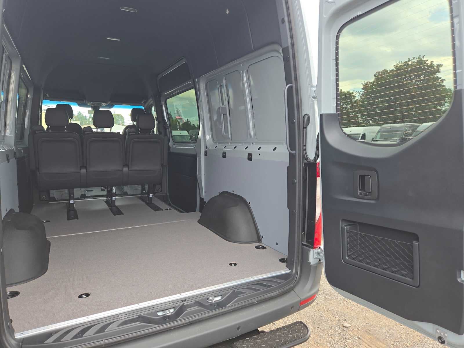 2026 Mercedes-Benz Sprinter Crew 2500 Standard Roof I4 Diesel HO 144 AWD