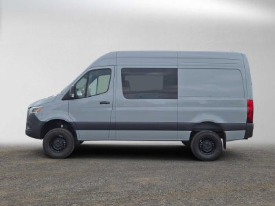 2026 Mercedes-Benz Sprinter Crew 2500 Standard Roof I4 Diesel HO 144 AWD