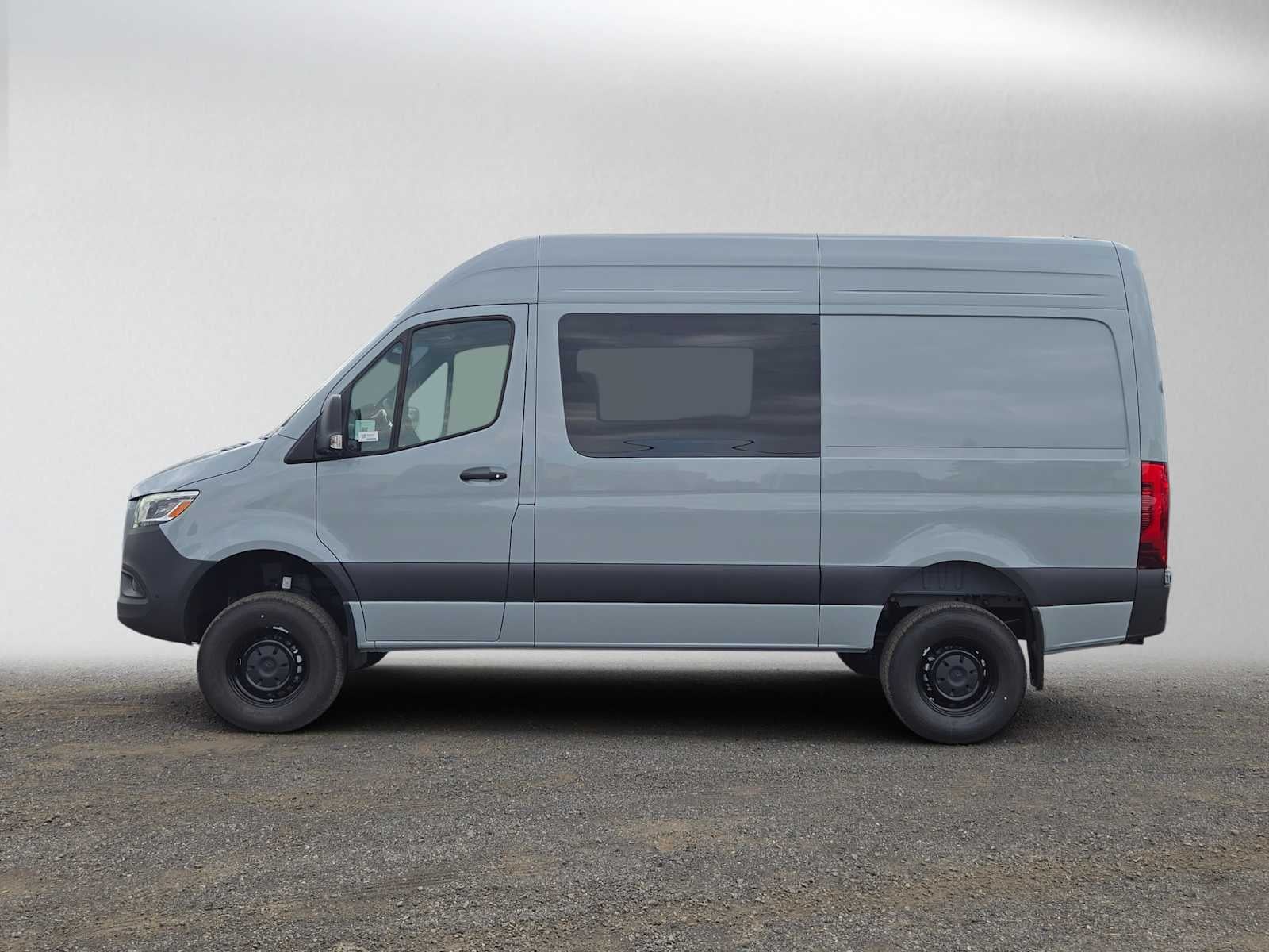 2026 Mercedes-Benz Sprinter Crew 2500 Standard Roof I4 Diesel HO 144 AWD