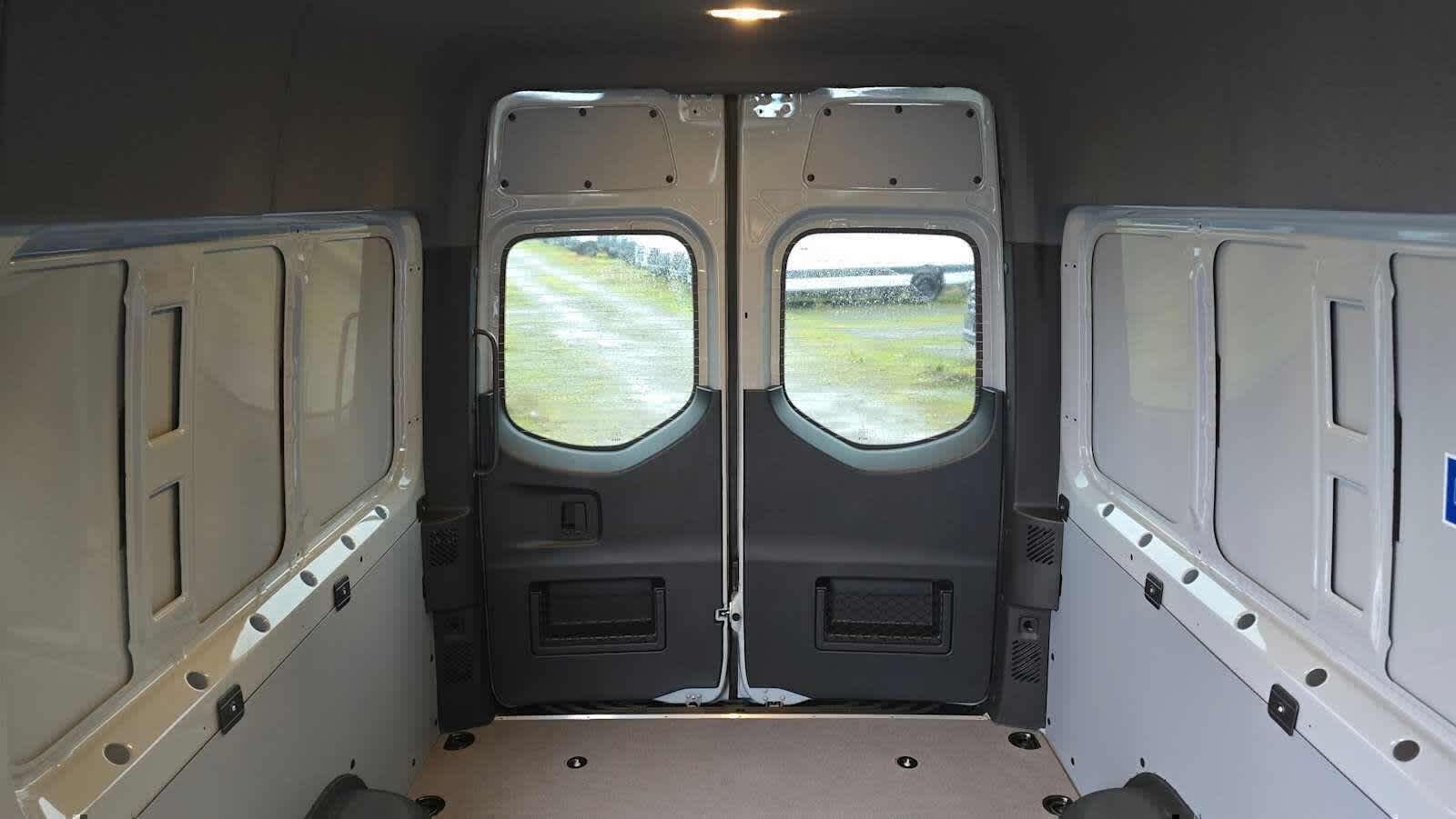 2026 Mercedes-Benz Sprinter 2500 Standard Roof I4 Diesel HO 144 AWD