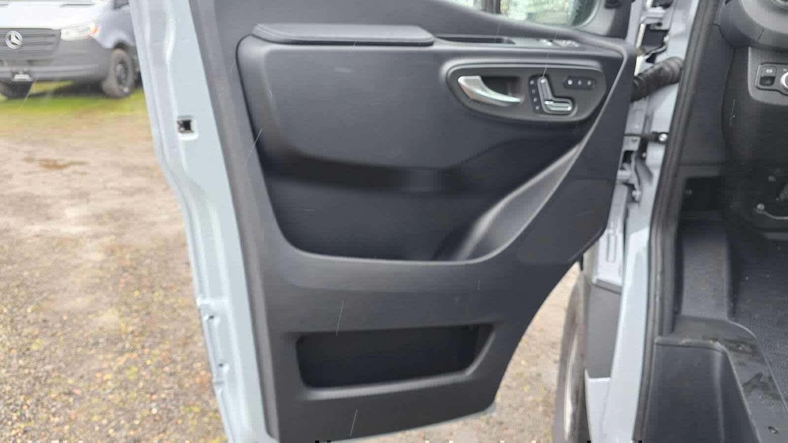 2026 Mercedes-Benz Sprinter 2500 Standard Roof I4 Diesel HO 144 AWD
