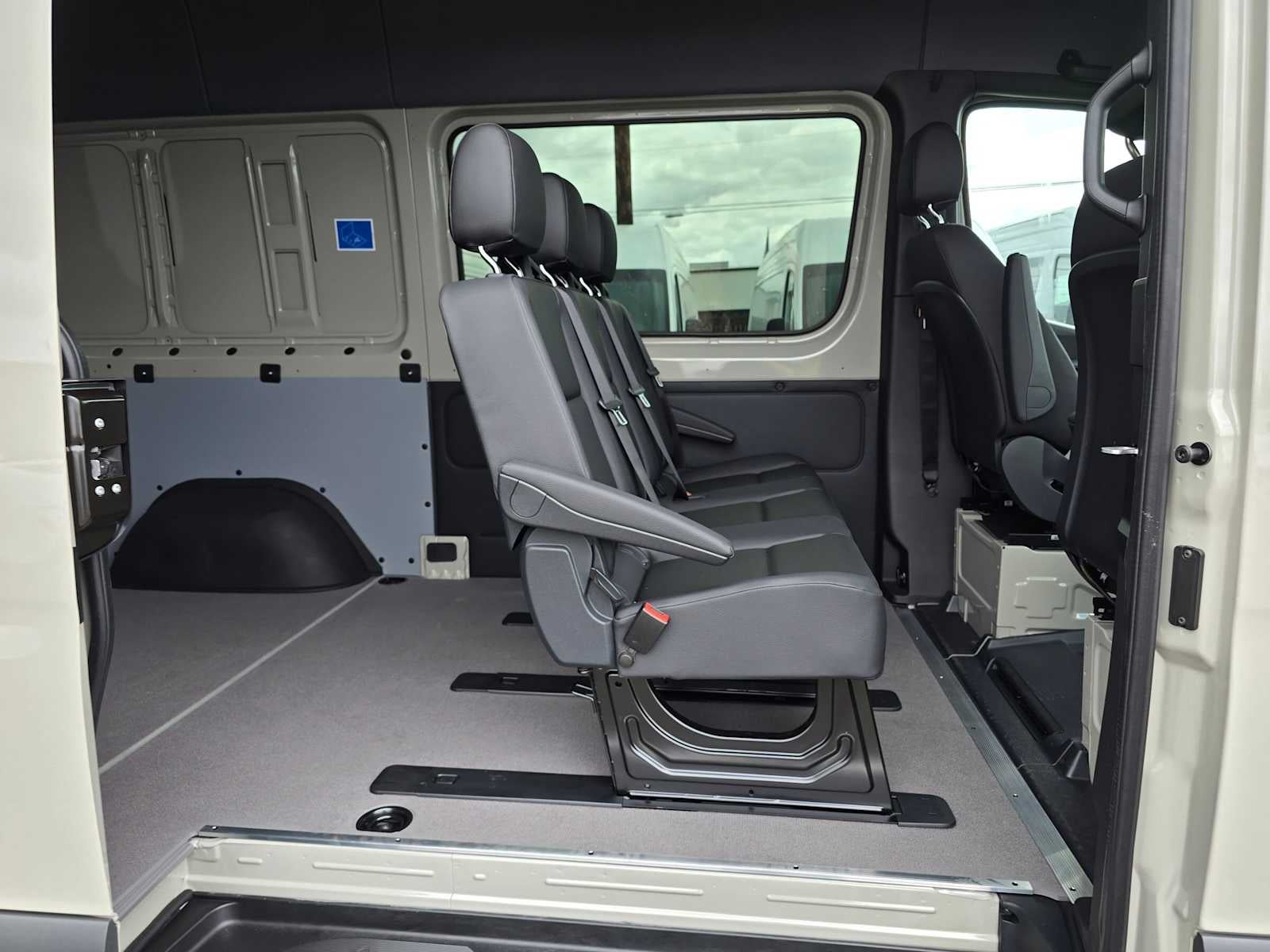 2026 Mercedes-Benz Sprinter 2500 Standard Roof I4 Diesel HO 144 AWD