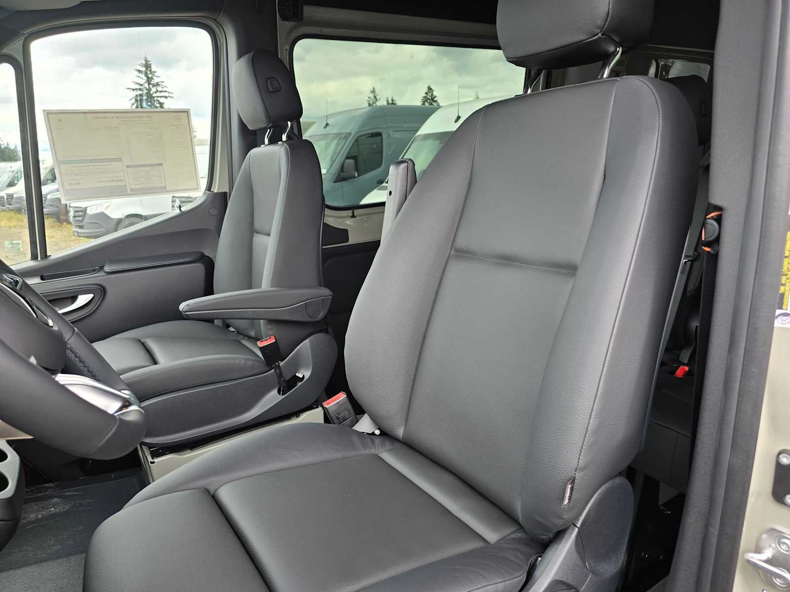 2026 Mercedes-Benz Sprinter 2500 Standard Roof I4 Diesel HO 144 AWD