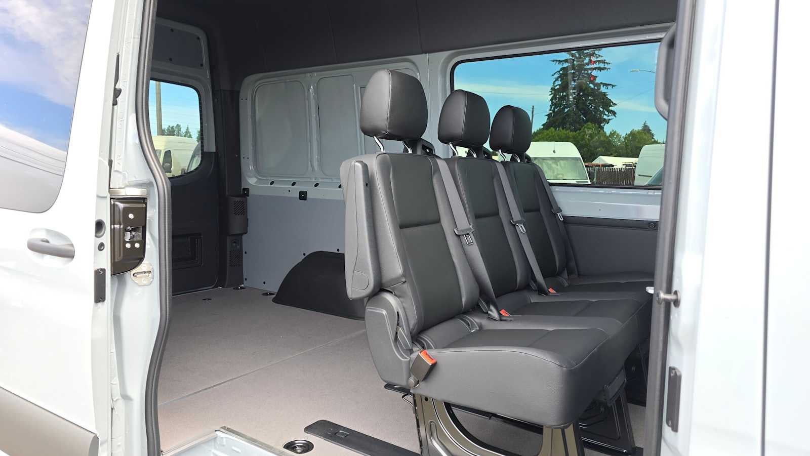 2026 Mercedes-Benz Sprinter 2500 Standard Roof I4 Diesel HO 144 AWD