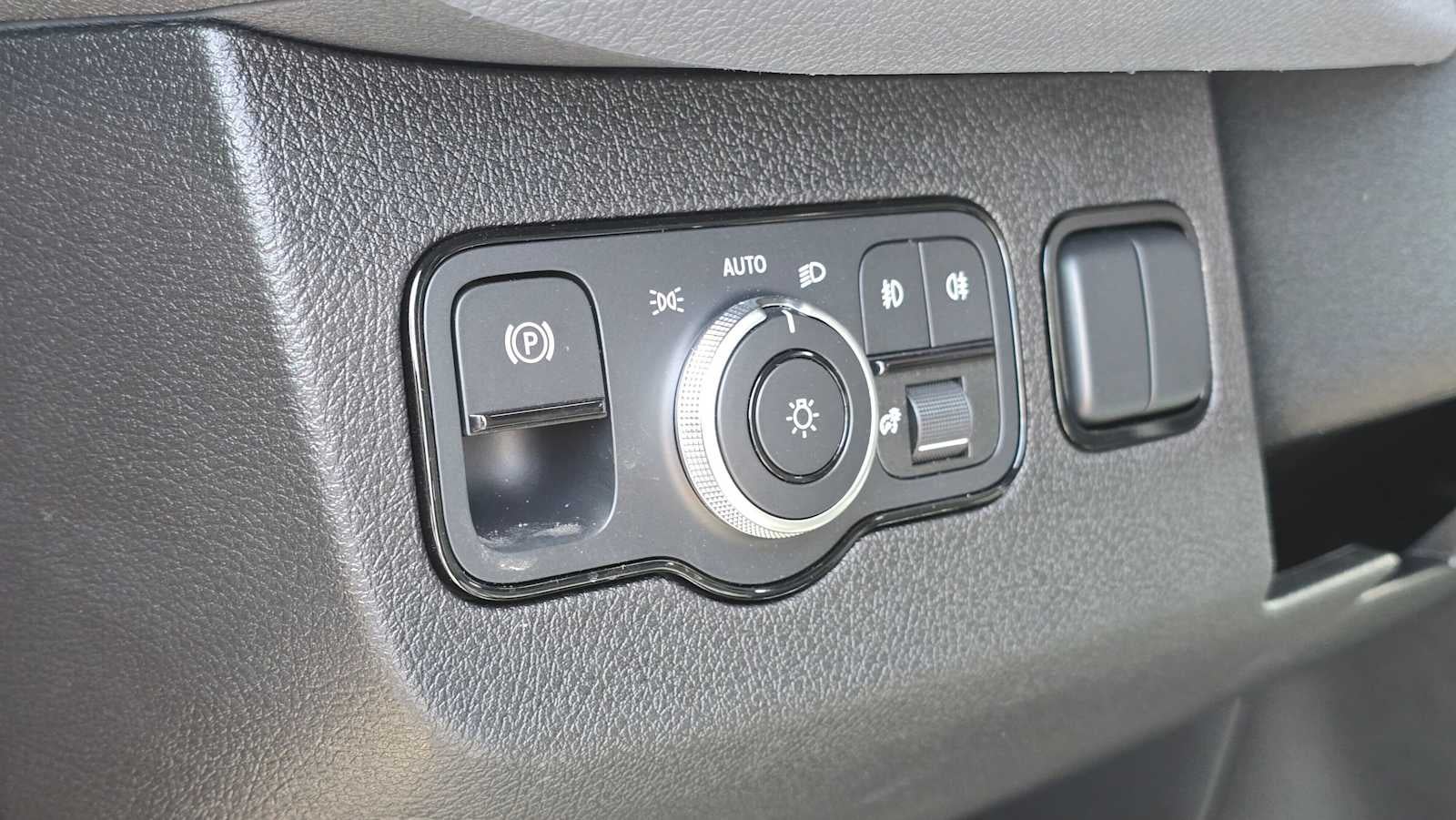 2026 Mercedes-Benz Sprinter 2500 Standard Roof I4 Diesel HO 144 AWD