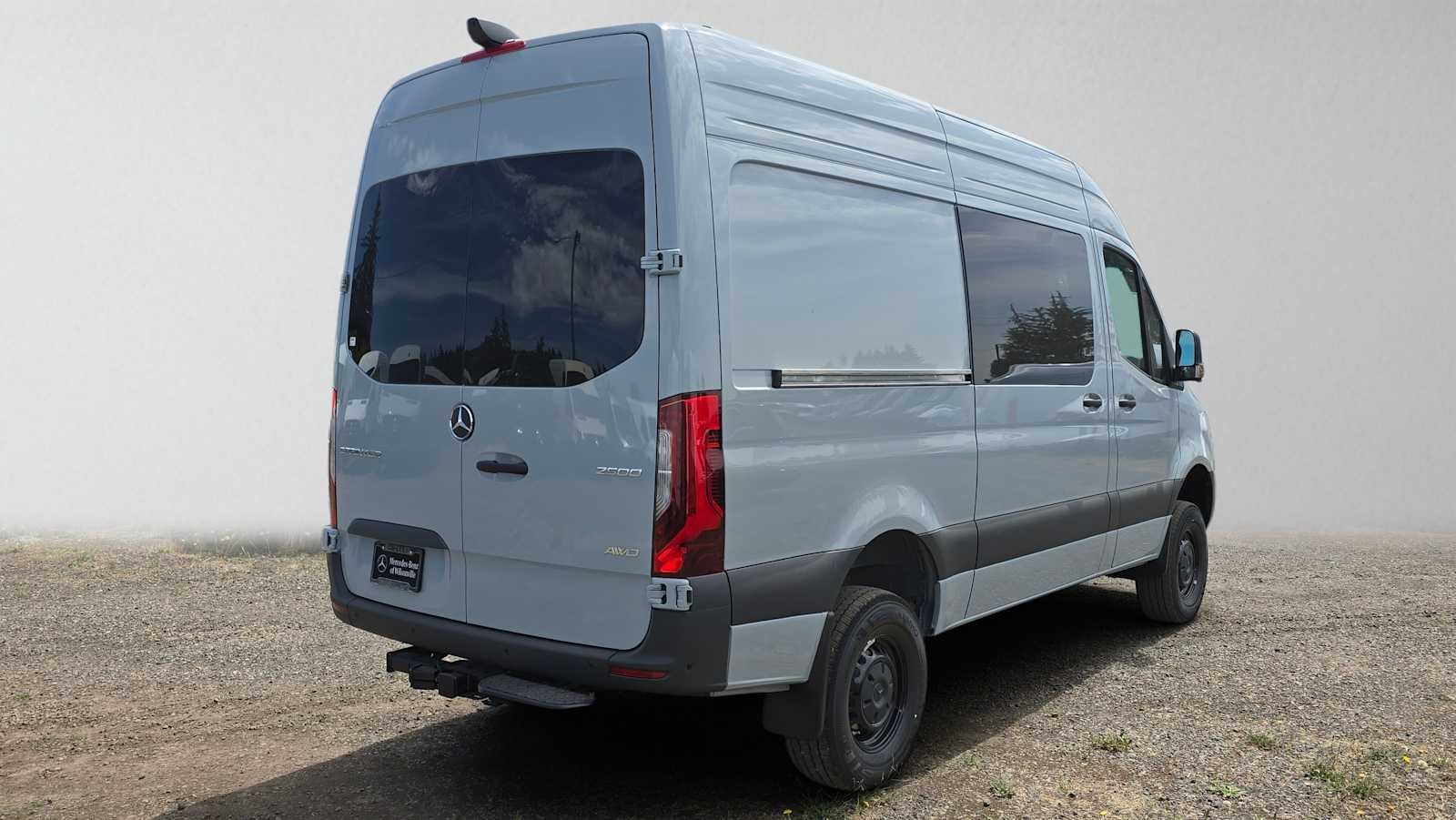 2026 Mercedes-Benz Sprinter 2500 Standard Roof I4 Diesel HO 144 AWD