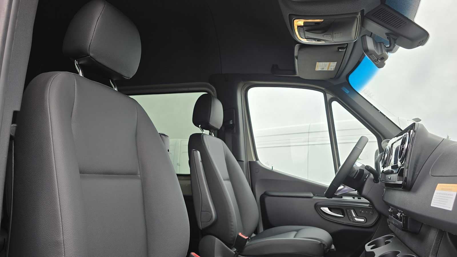 2026 Mercedes-Benz Sprinter 2500 Standard Roof I4 Diesel HO 144 AWD