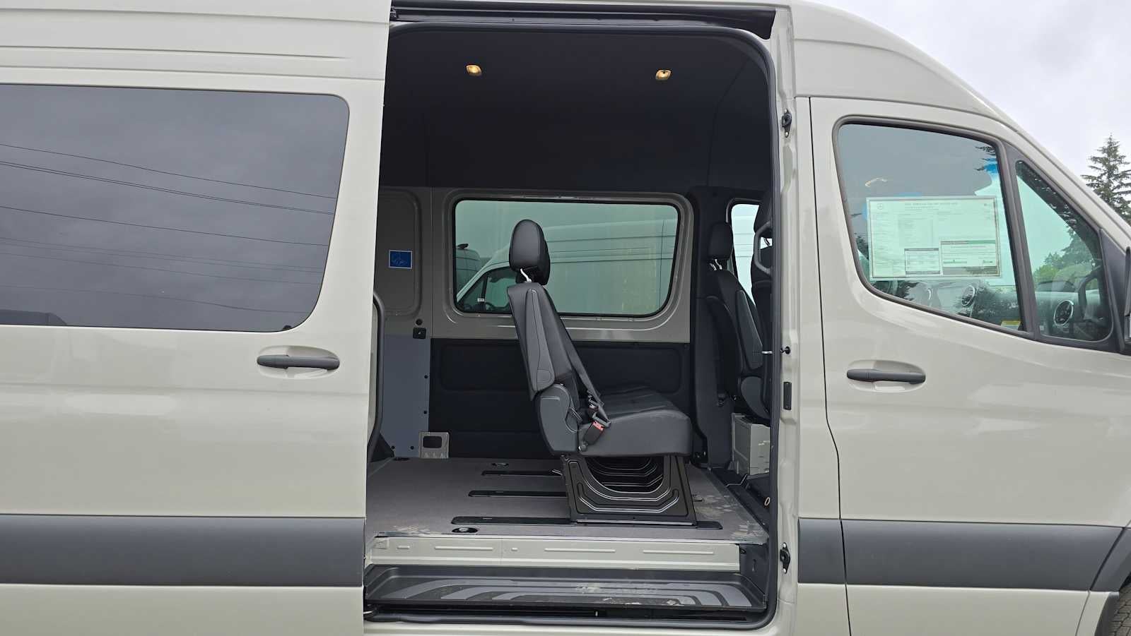 2026 Mercedes-Benz Sprinter 2500 Standard Roof I4 Diesel HO 144 AWD