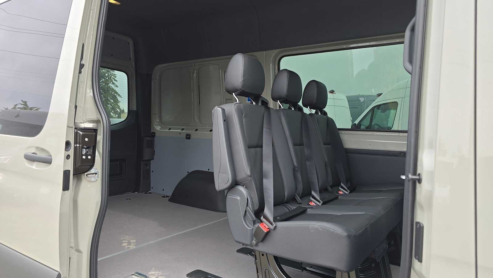 2026 Mercedes-Benz Sprinter 2500 Standard Roof I4 Diesel HO 144 AWD