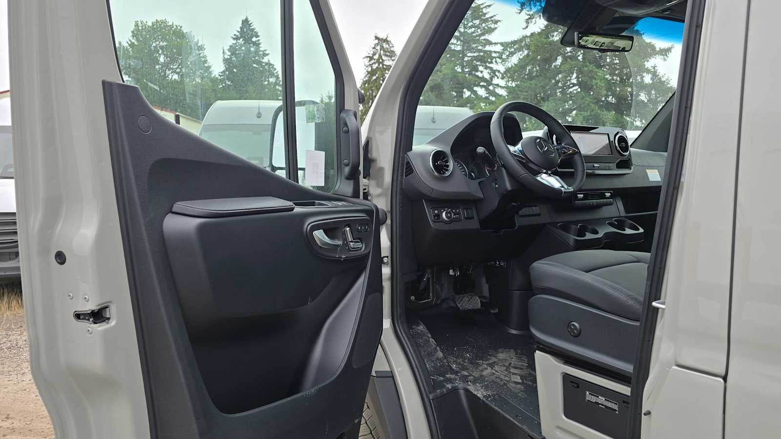 2026 Mercedes-Benz Sprinter 2500 Standard Roof I4 Diesel HO 144 AWD