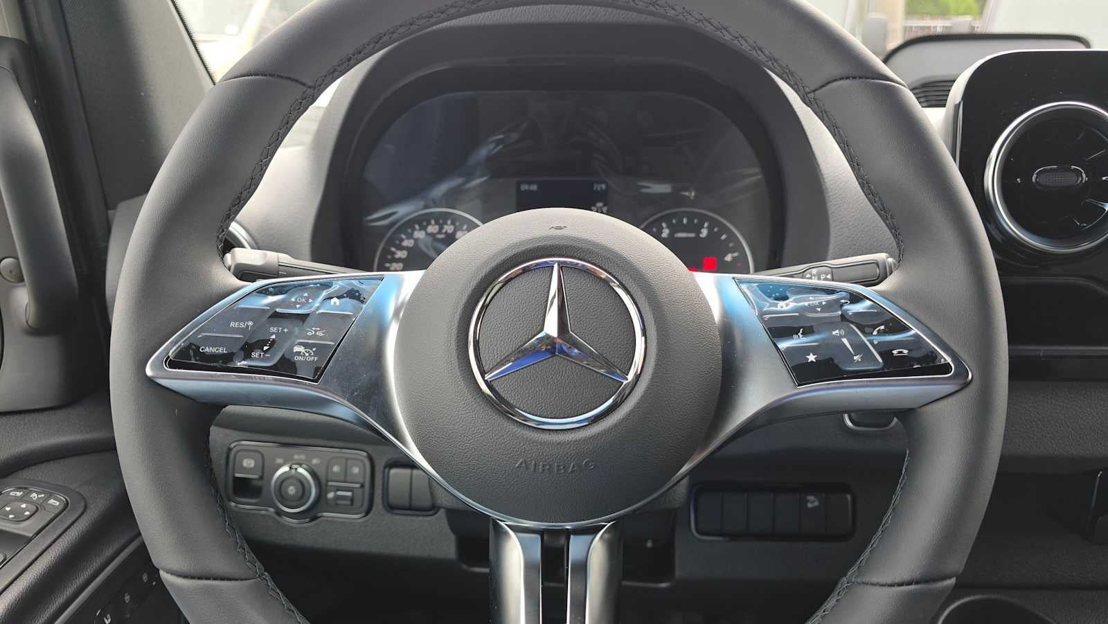 2026 Mercedes-Benz Sprinter 2500 Standard Roof I4 Diesel HO 144 AWD