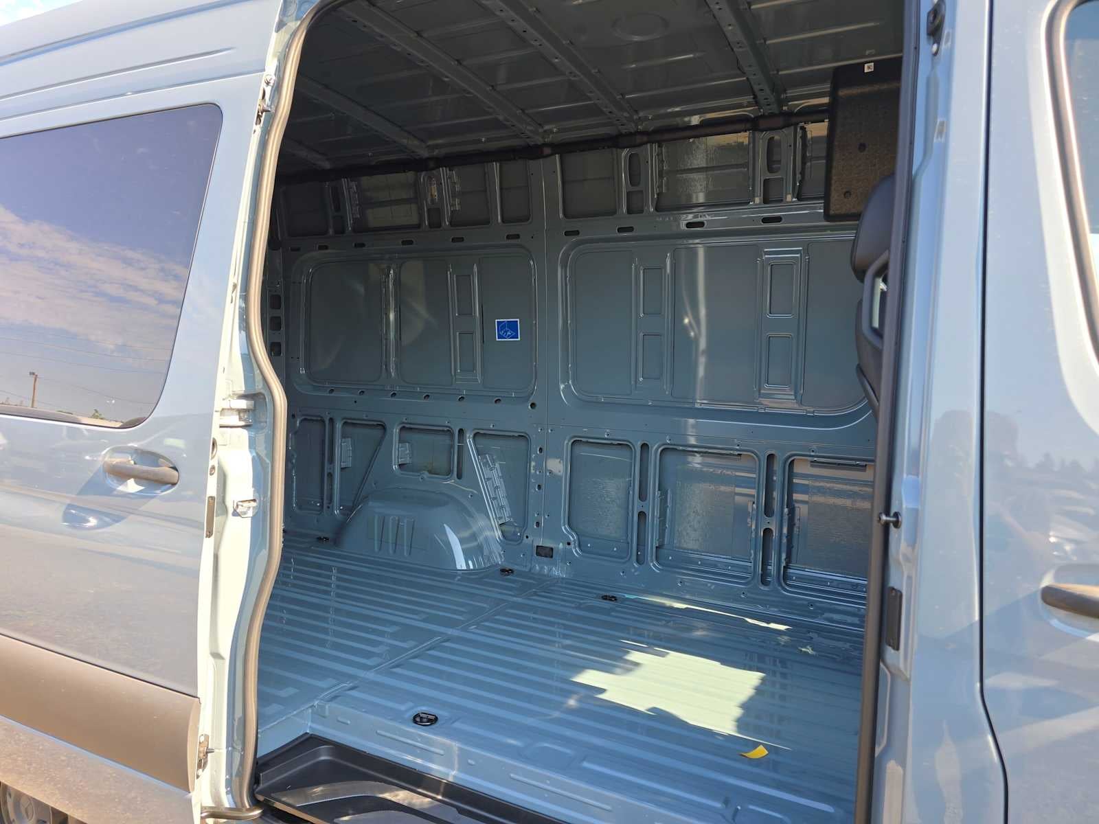 2026 Mercedes-Benz Sprinter 2500 Standard Roof I4 Diesel HO 144 AWD