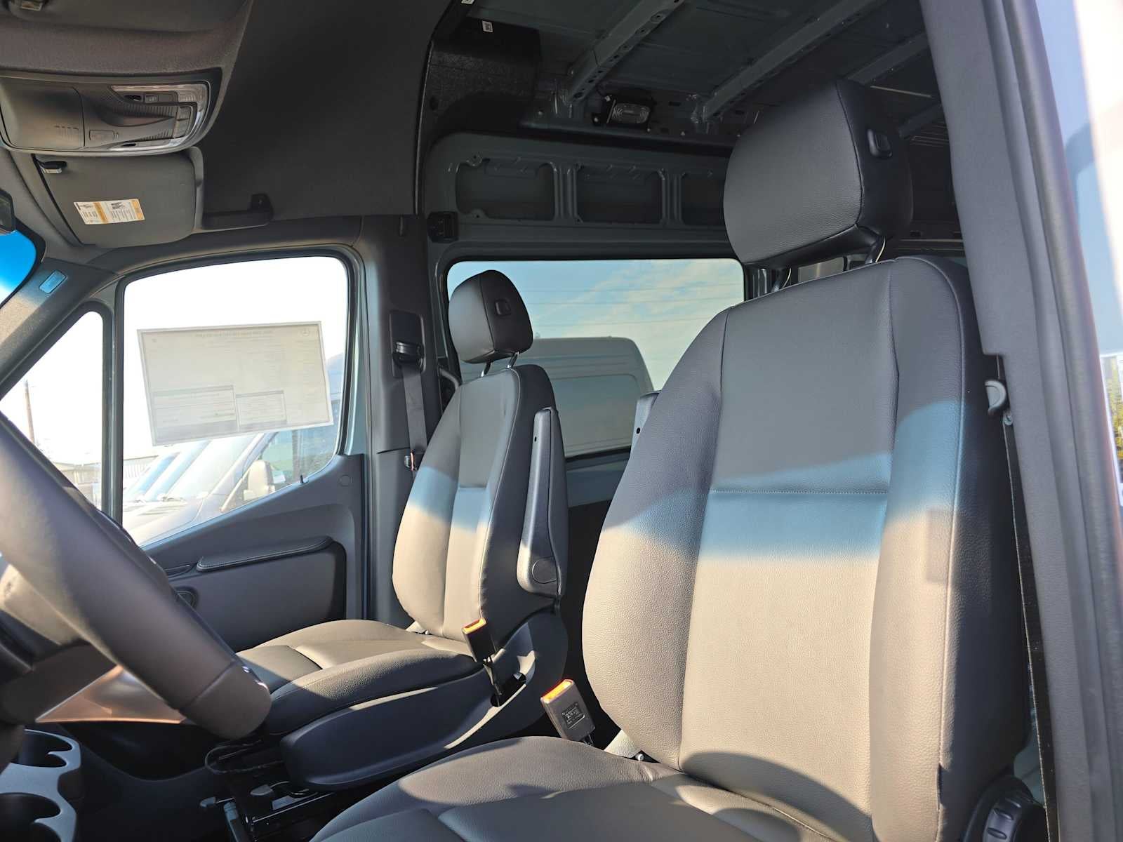 2026 Mercedes-Benz Sprinter 2500 Standard Roof I4 Diesel HO 144 AWD